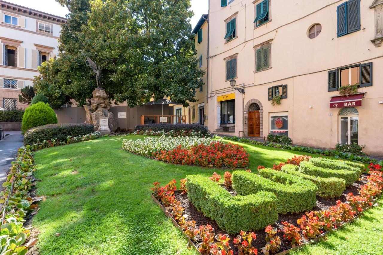 Piazza Napoleone Lovely Central Apartment ルッカ エクステリア 写真