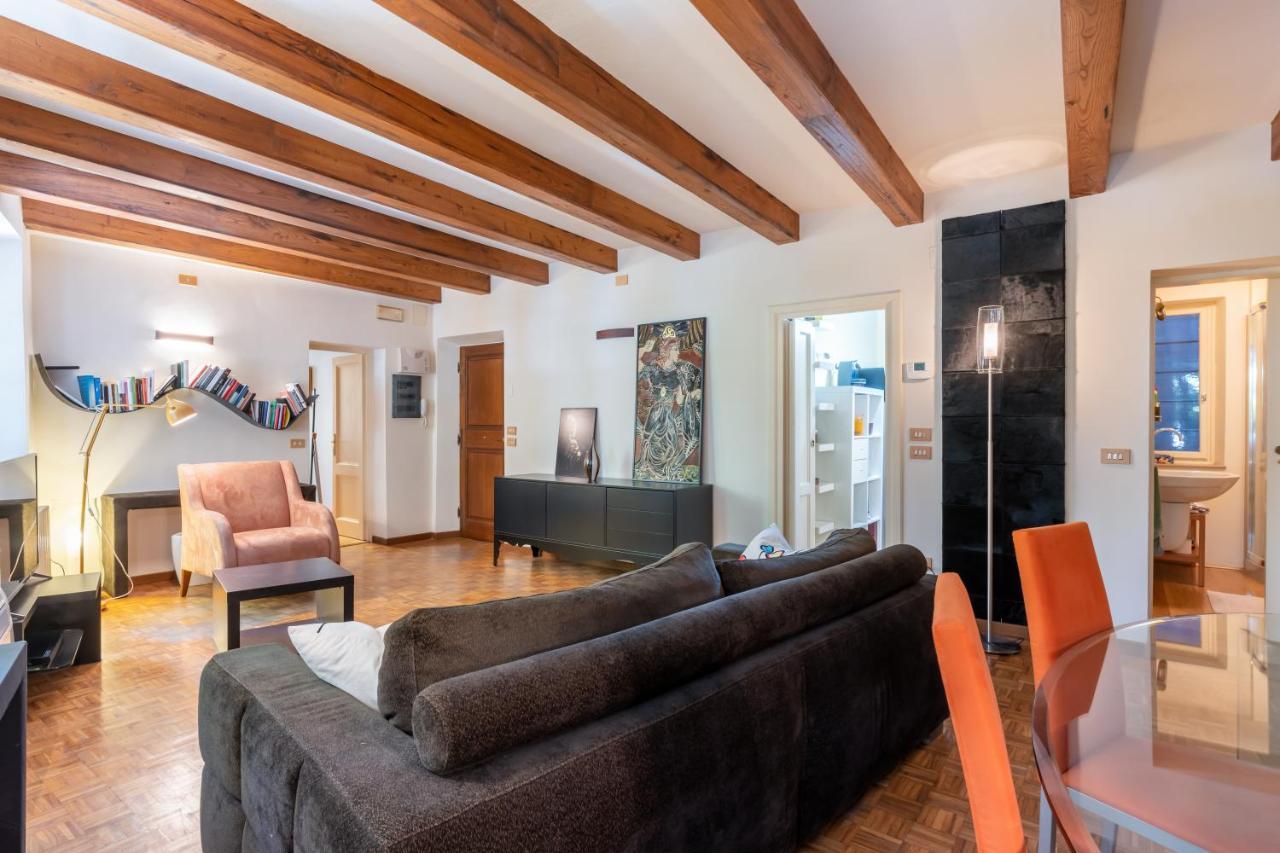 Piazza Napoleone Lovely Central Apartment ルッカ エクステリア 写真